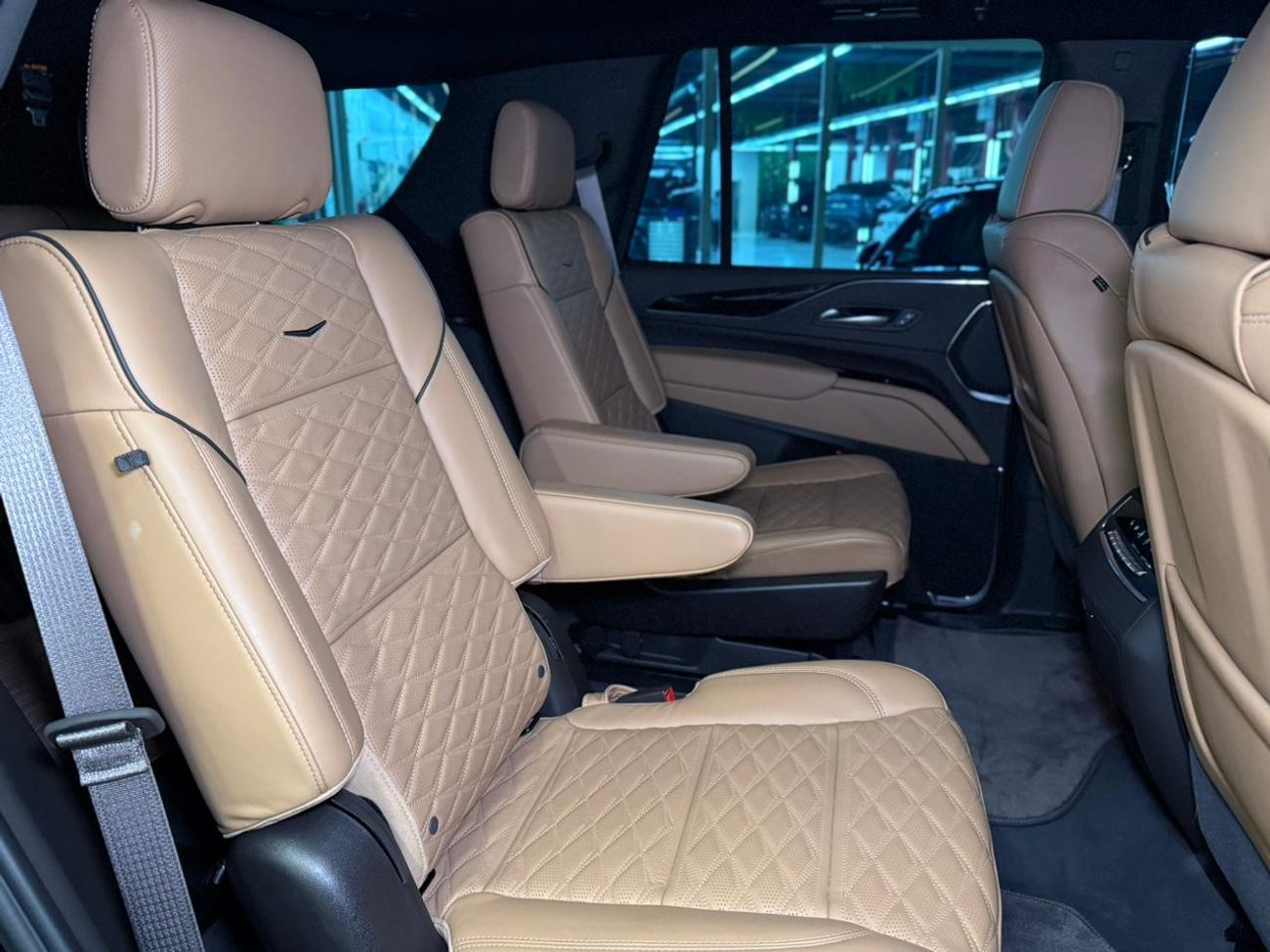 Cadillac Escalade Premium Luxury 6.2L 4WD 2024 Escalade Premium Luxury - Perfect Condition - No accident No paint/ 1st