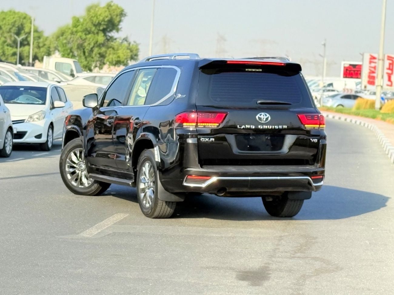 Toyota Land Cruiser GXR+ 4.0L Toyota Landcuriser GXR V8 4.0L modified inside and outside 2025 full option petrol