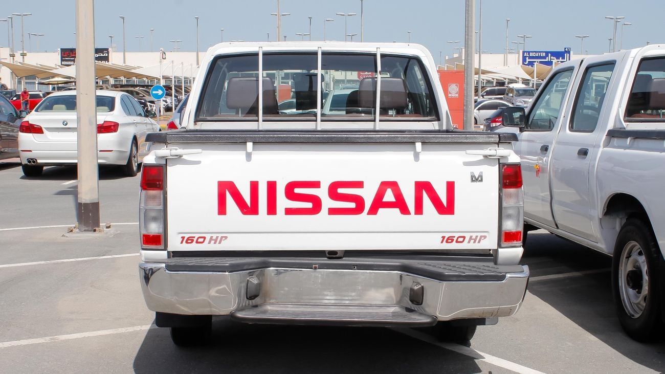 نيسان بيك آب nissan pickup 4x2 Gcc specs, free accident