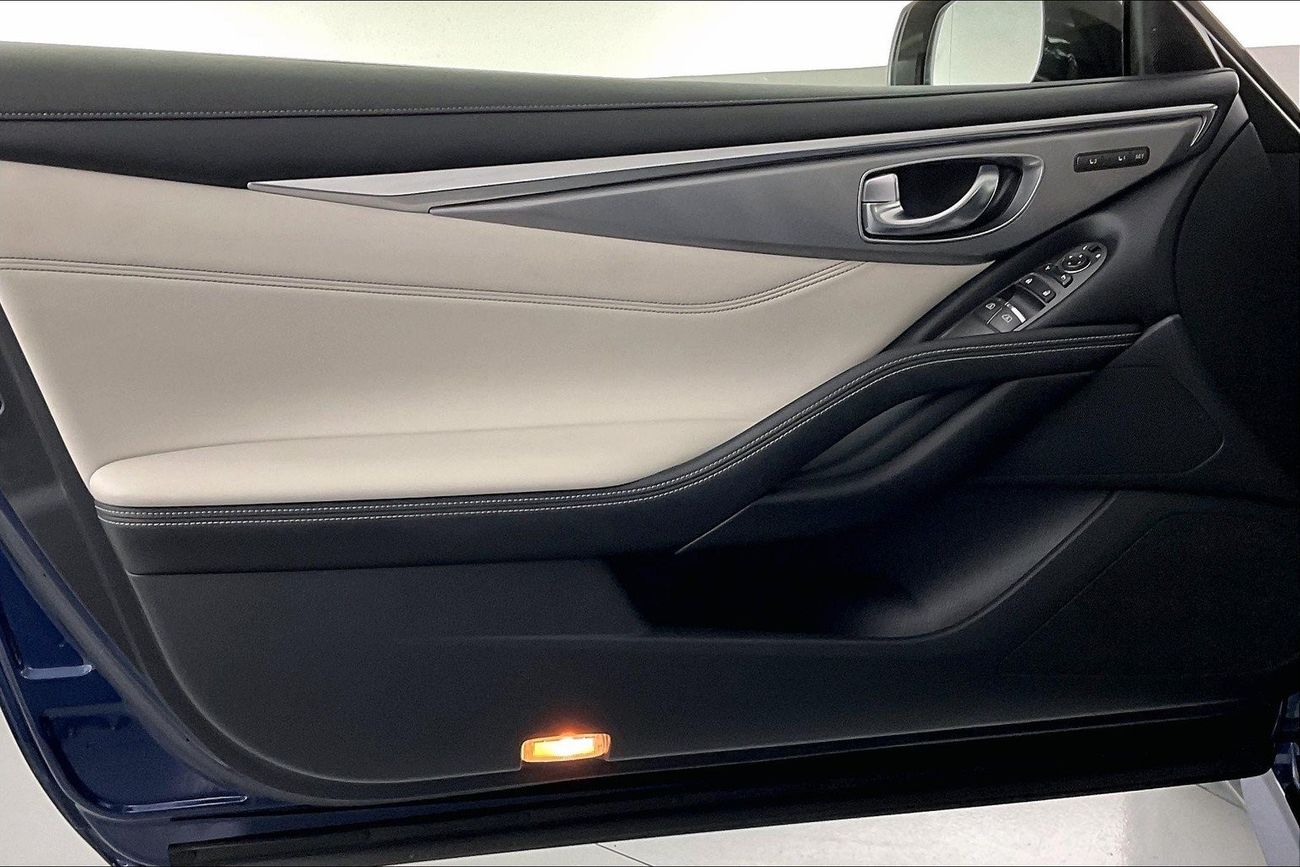 مرسيدس بنز C 200 Premium (AMG Line) | عرض العيد الحصري | خالية من أضرار الفيضانات