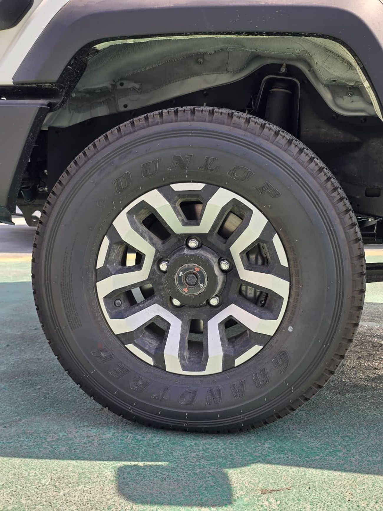 Toyota Land Cruiser 70 LX 4.0L (5 DOOR)