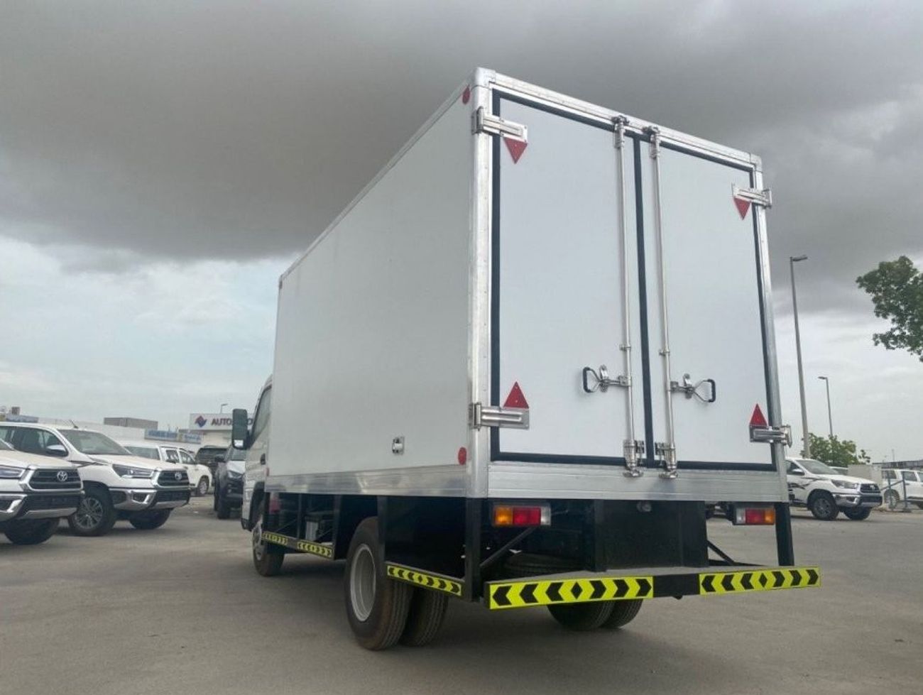 ميتسوبيشي فوسو كانتير Refrigerator -16