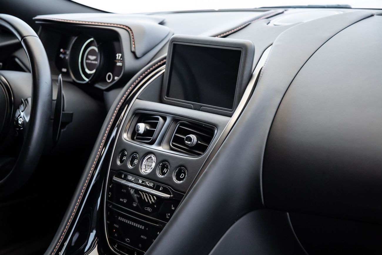 Aston Martin DB11 Std