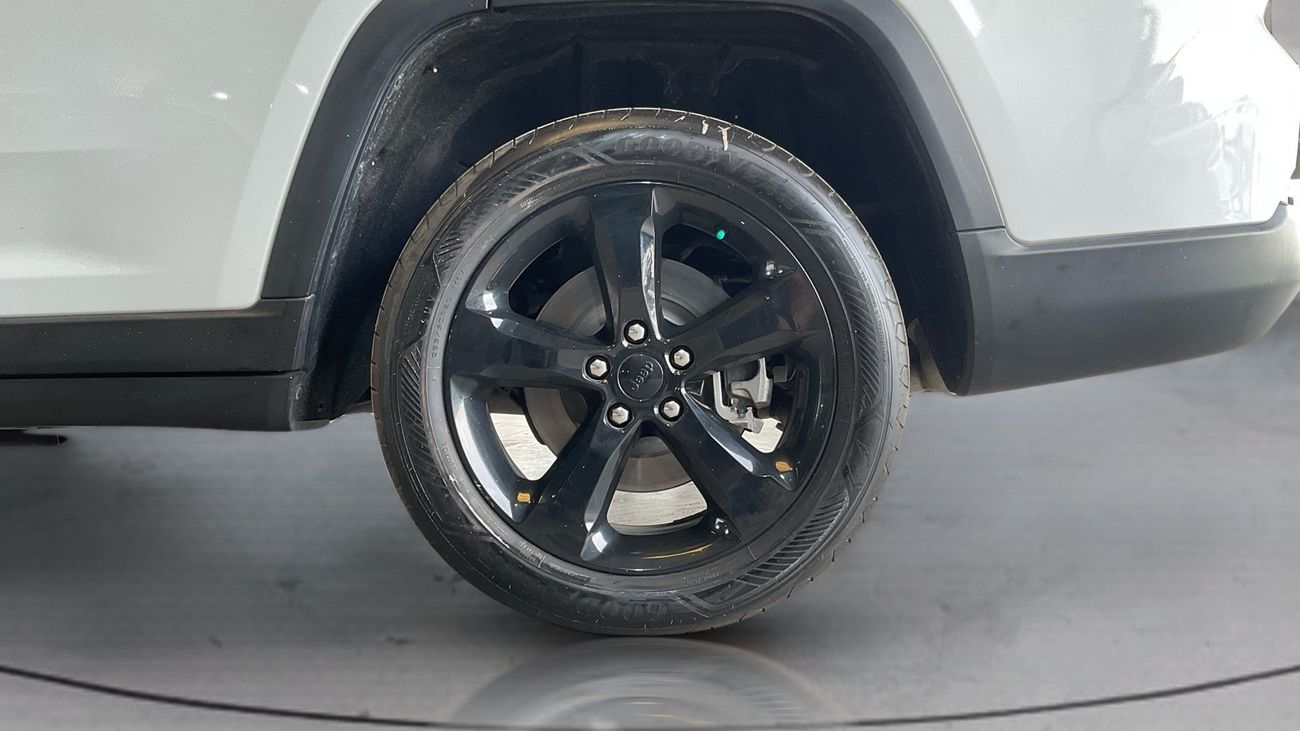 Jeep Grand Cherokee 3.6 L ALTITUDE 3 ROW 4WD AUTO | Guaranteed Warranty | 0 Down Payment