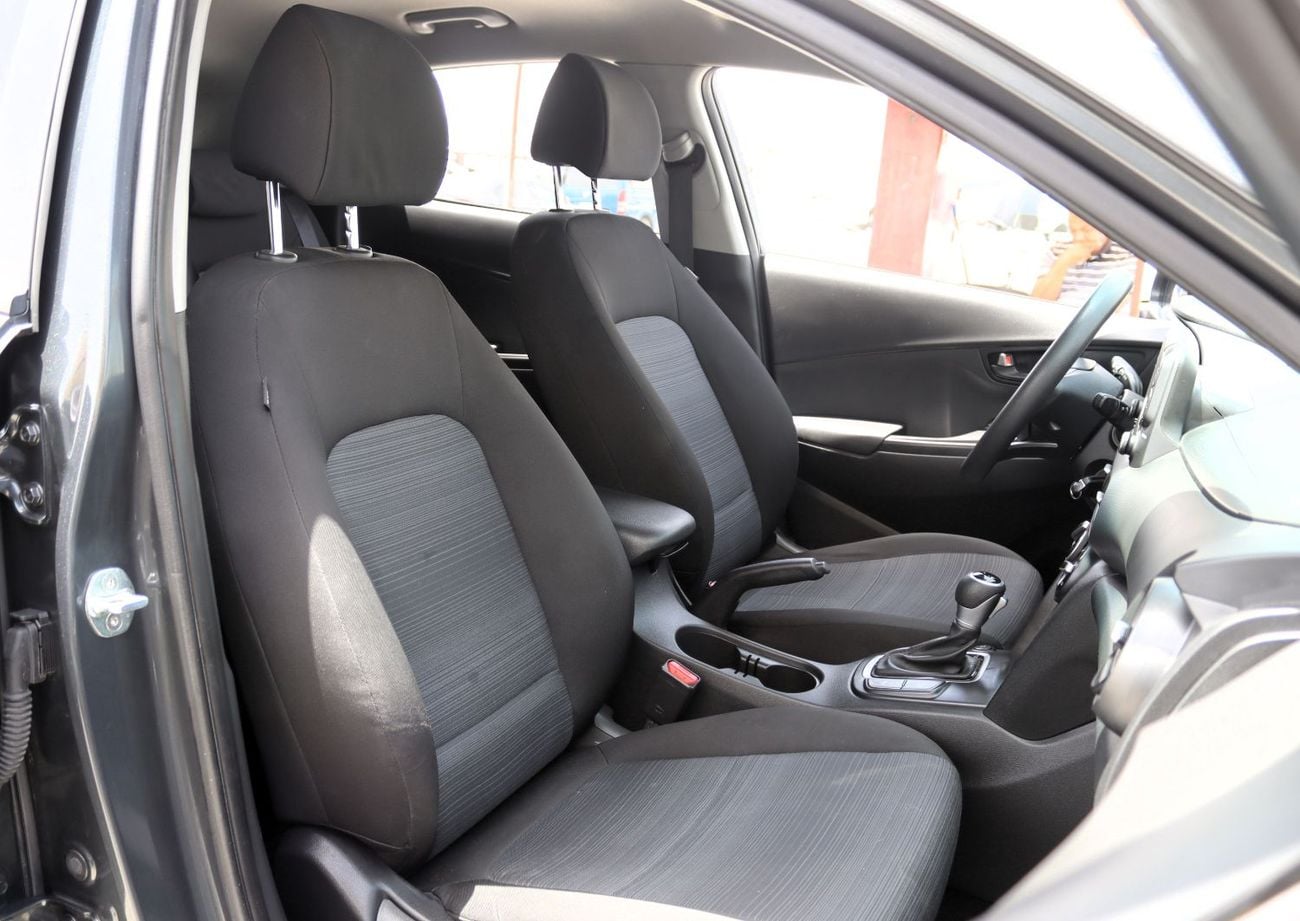 Hyundai Kona SE