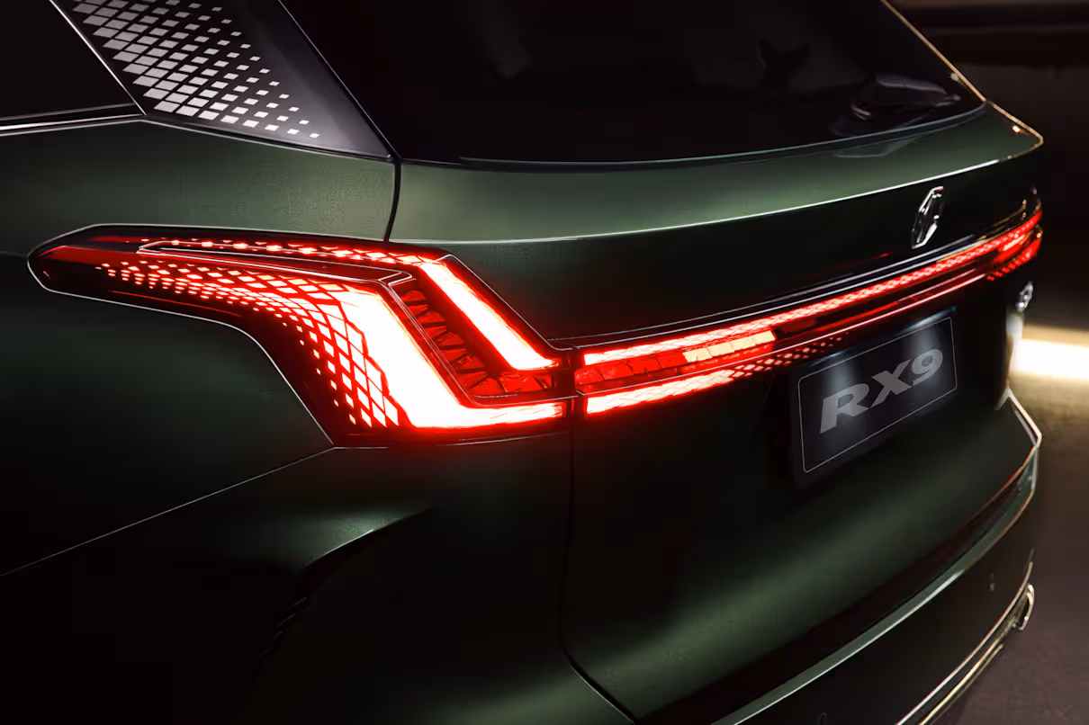 MG RX9 exterior - Tail Lights