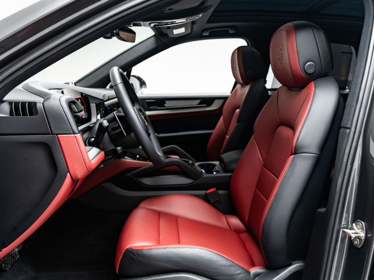 Porsche Cayenne Base 2025 Porsche Cayenne SUV, September 2027 Porsche Warranty, Low Kms, GCC