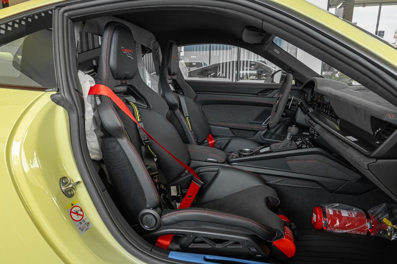 Porsche 911 GT3 4.0L Porsche 911 GT3 | Weissach package | Ceramic brakes | GCC | Dealer Warranty and Service Con