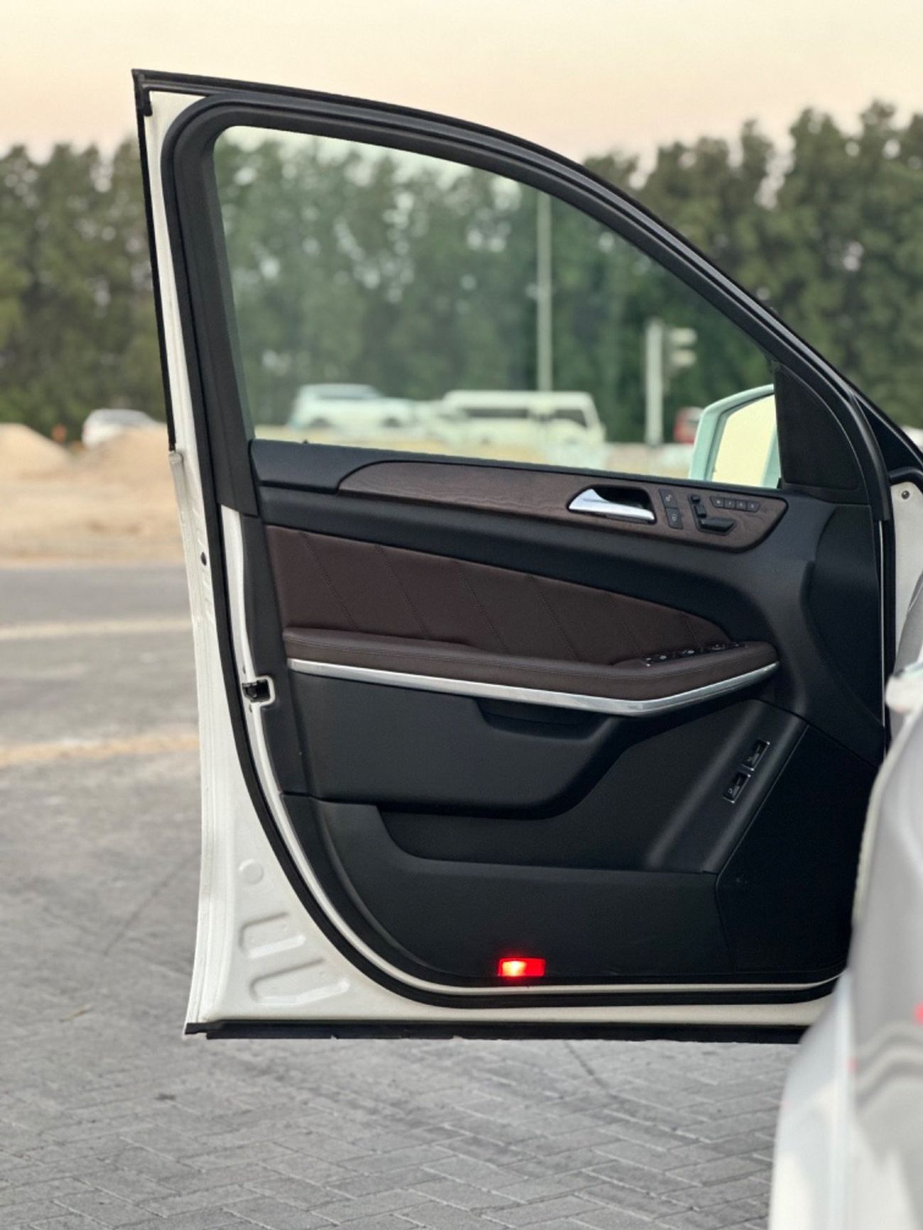 مرسيدس بنز GL 500 موديل 2015 خليجي فل مواصفات بانوراما وكراسي جلد ومثبت سرعه