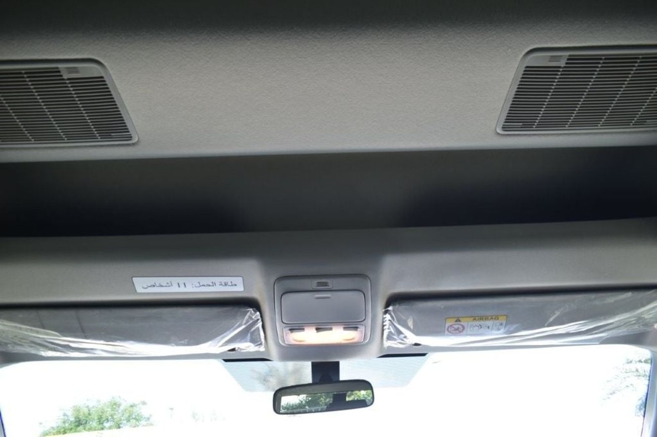 Toyota Hiace HIGHROOF 2.8L DIESEL 13 SEATER MT