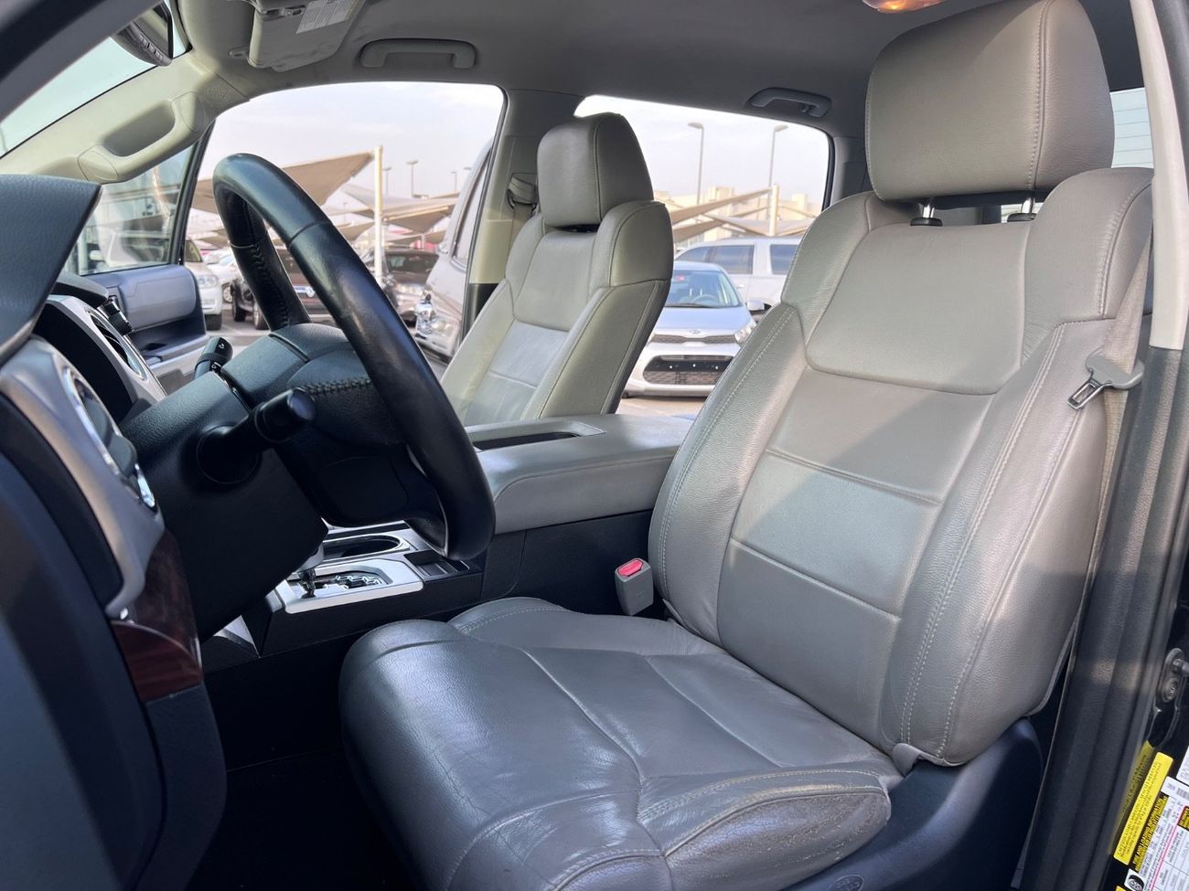 Toyota Tundra Crewmax Limited 5.7L