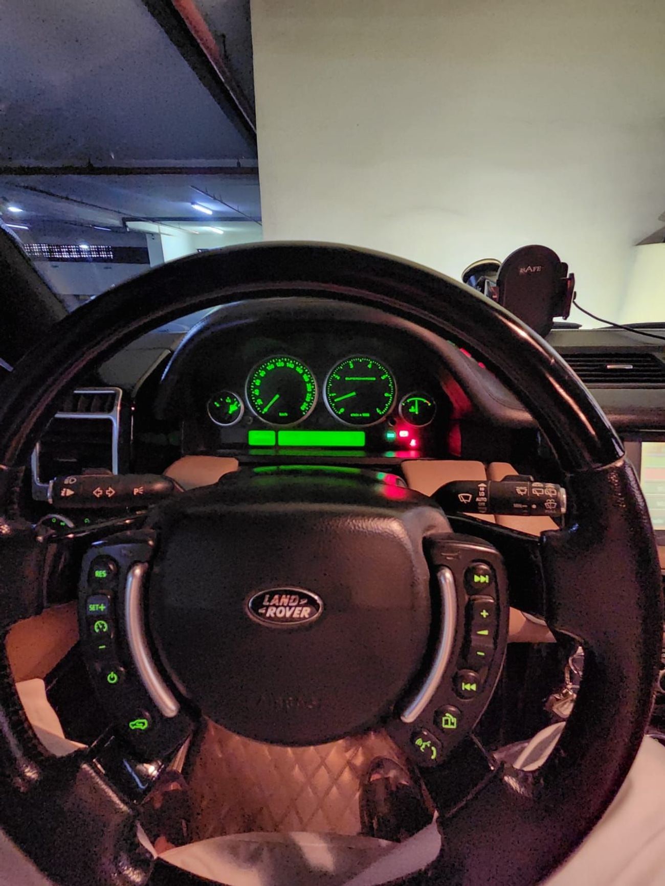 Land Rover Range Rover supercharged V8