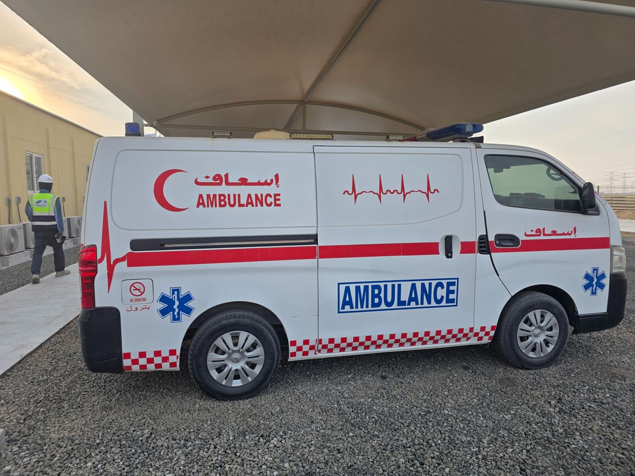نيسان أورفان Nissan NV350 Urvan Ambulance