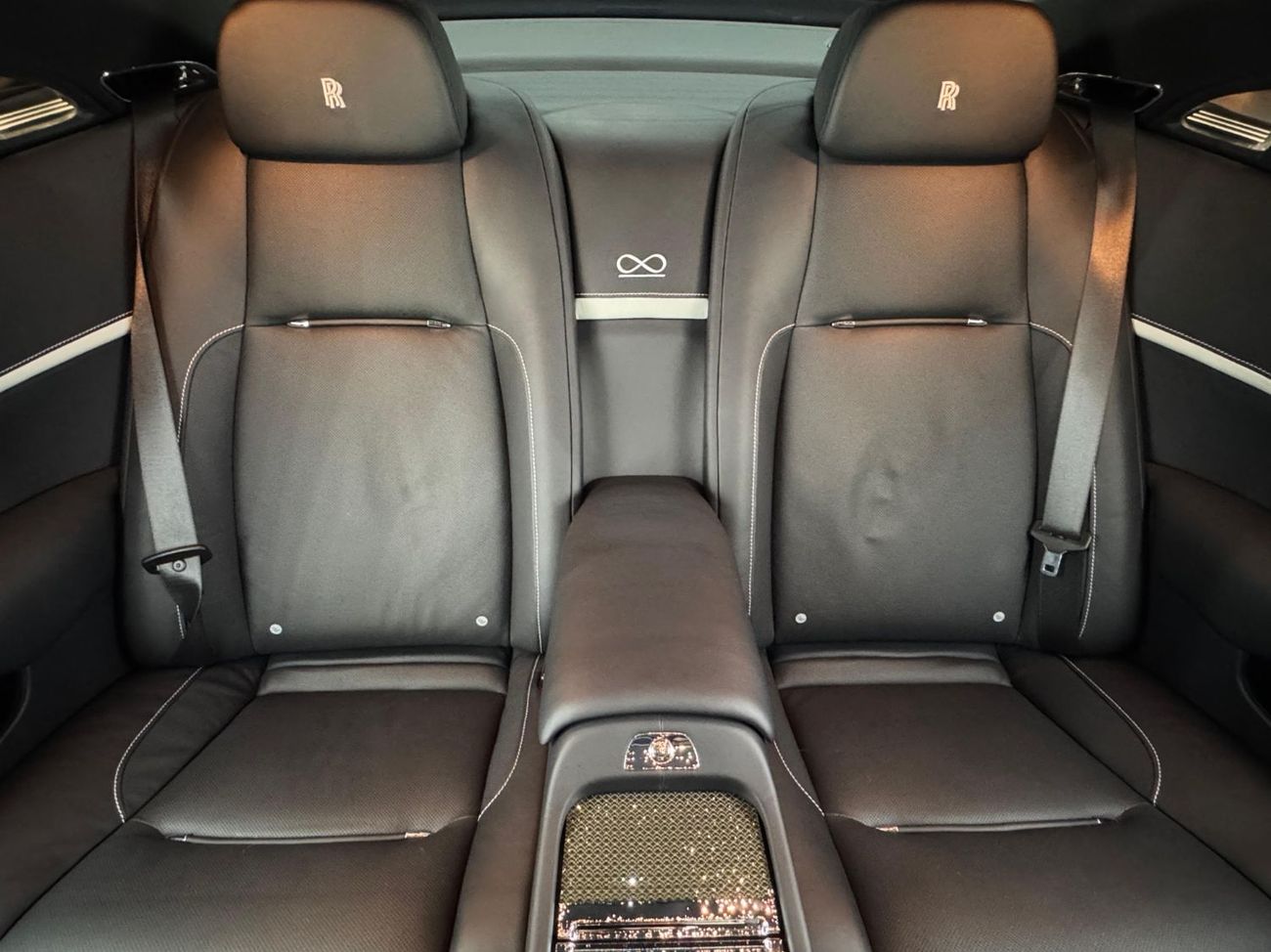 رولز رويس واريث Black Badge 6.6L (632 HP) 2023 Rolls Royce Wraith,  Warranty, Carbon Fiber Package, Very Low Kms, 63