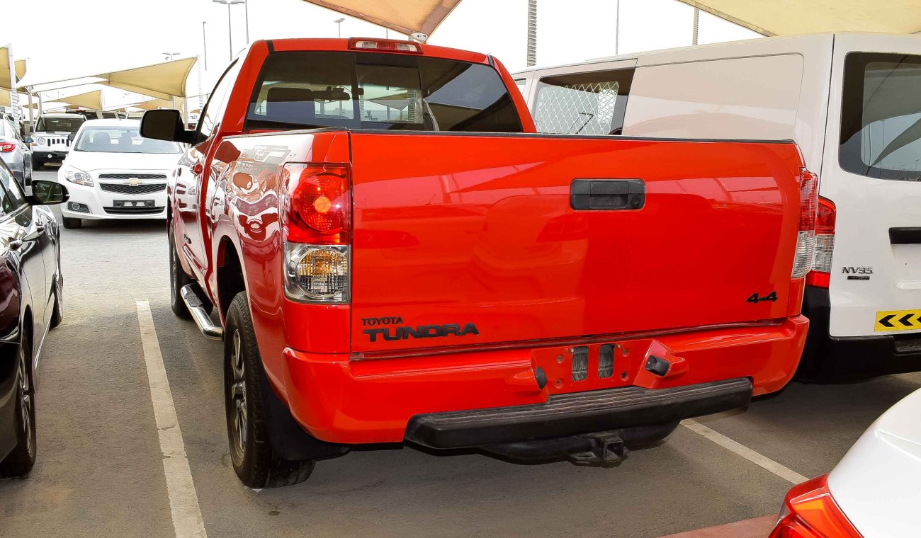 Toyota Tundra 5.7L V8 SR5 TRD