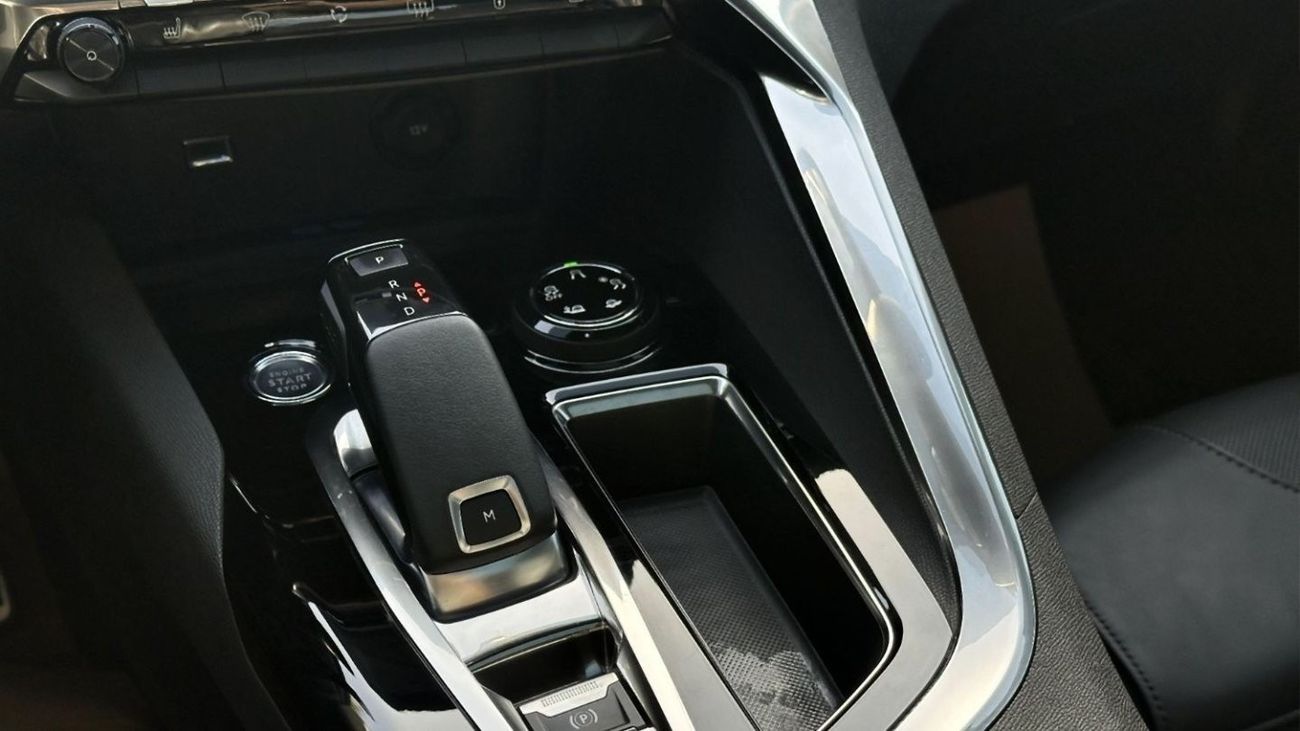 Peugeot 3008 GT LINE GCC 1.6T Full Service History Under Warranty