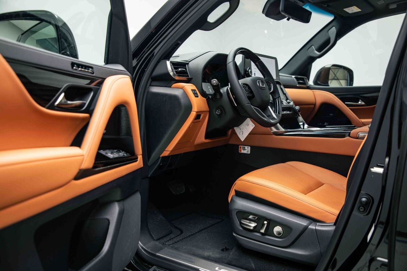 لكزس LX 700h VIP 3.5L - Graphite Black Inside VIP Sun Flair | Export Only