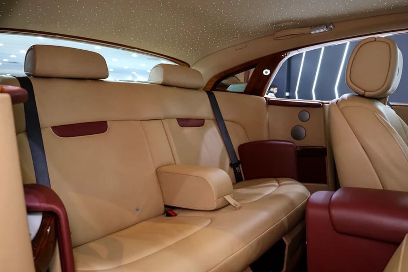 رولز رويس فانتوم Original Brushed Steel Bonnet, Starlight Headliner, GCC Specs!!