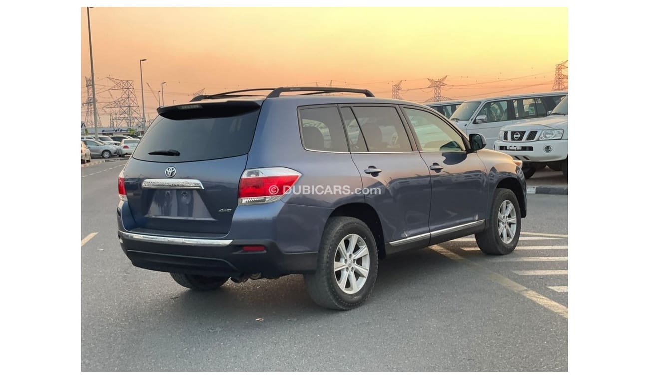 Toyota Highlander *Offer*2013 Toyota Highlander 4x4 - 3.5L V6 - 7 Seater -