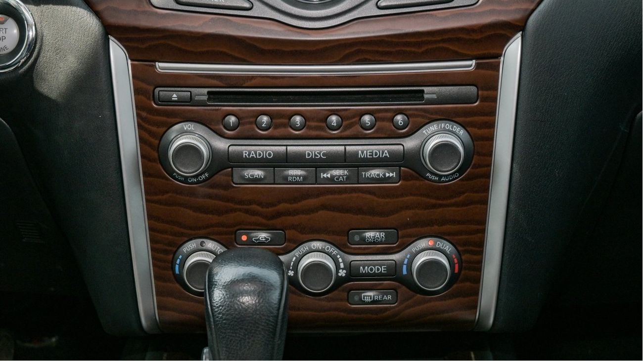 Nissan Pathfinder 4WD