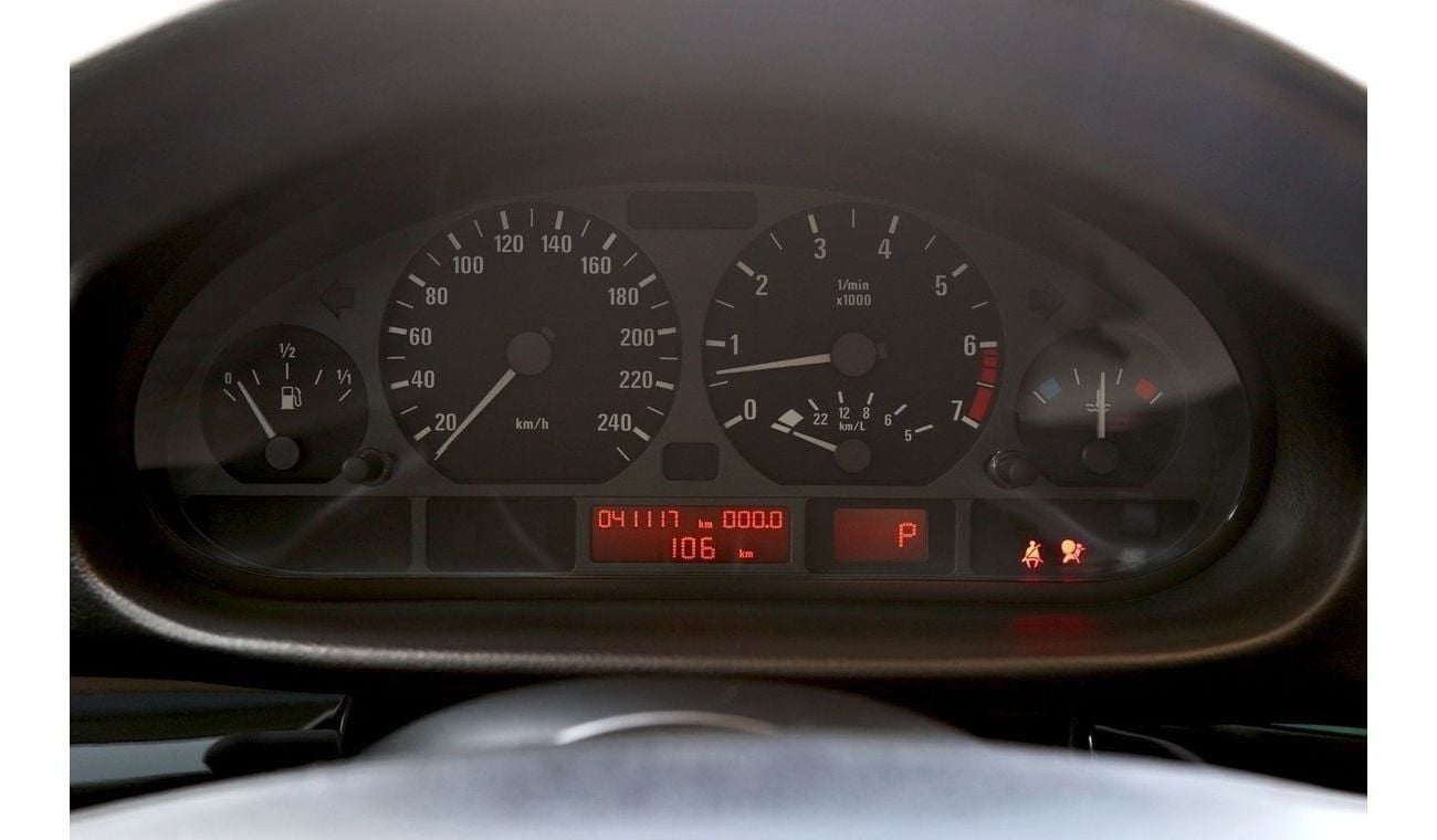 BMW 320i 2001 Japanese Specification