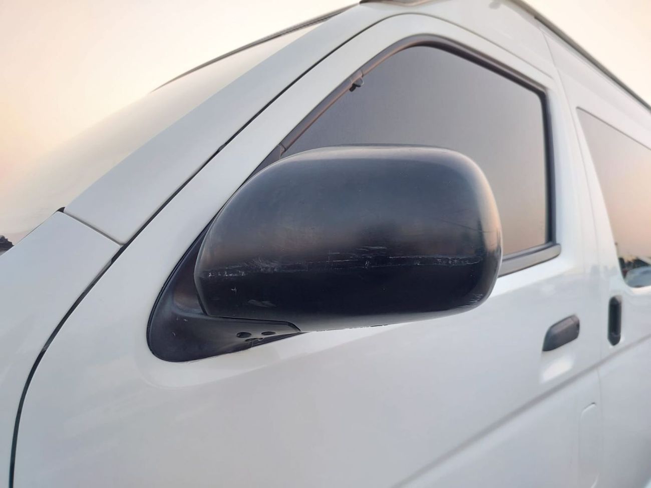 تويوتا هاياس TOYOTA HIACE COMMUTER VAN RHD 2016 MODEL 2.7 L PETROL AUTOMATIC(PM69524)