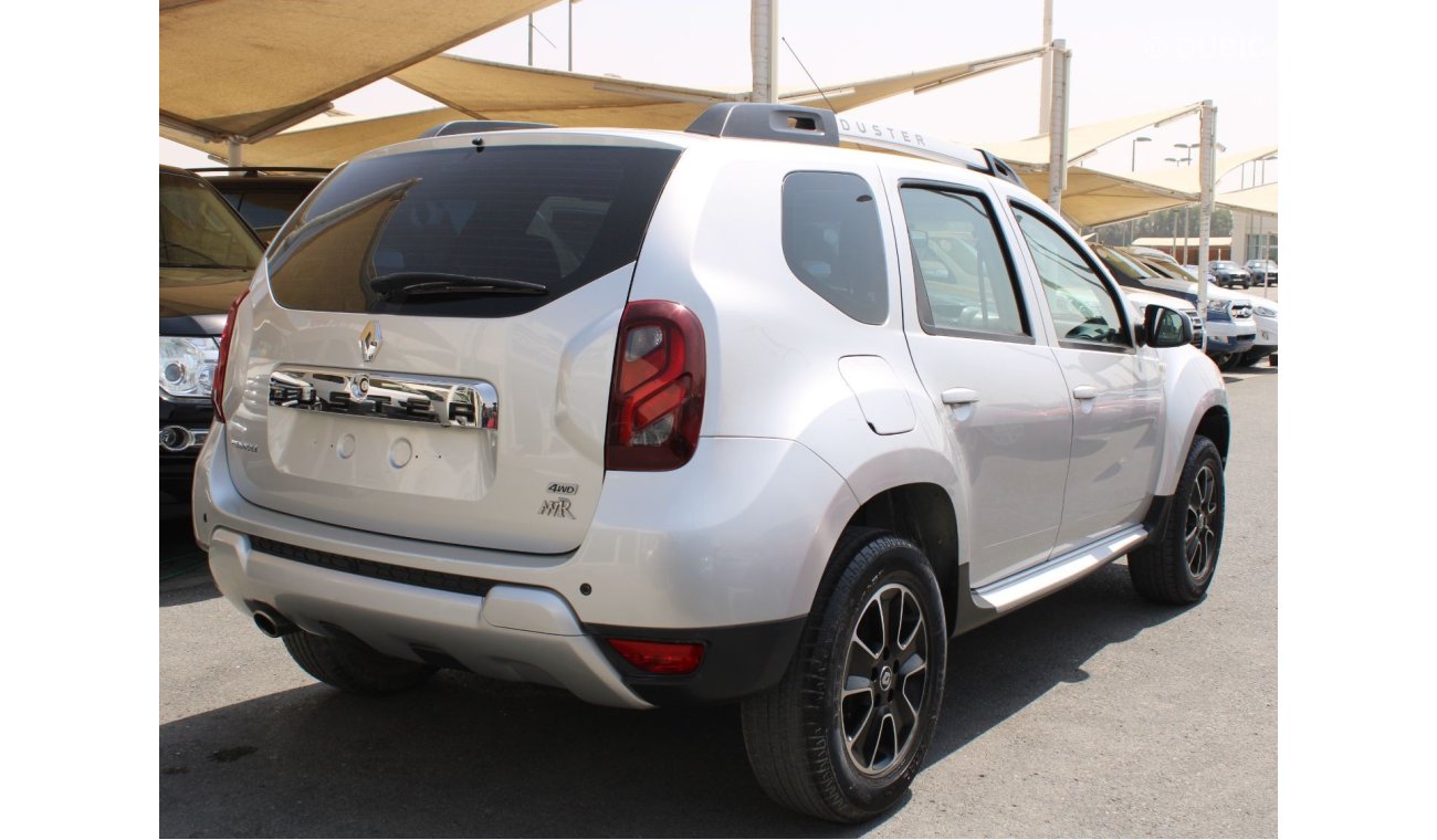 Renault Duster FULL OPTION - 4WD- ALL 4 WINDOWS AUTOMATIC - ORIGINAL PAINT - ACCIDENTS FREE - CAR IS IN PERFECT CON