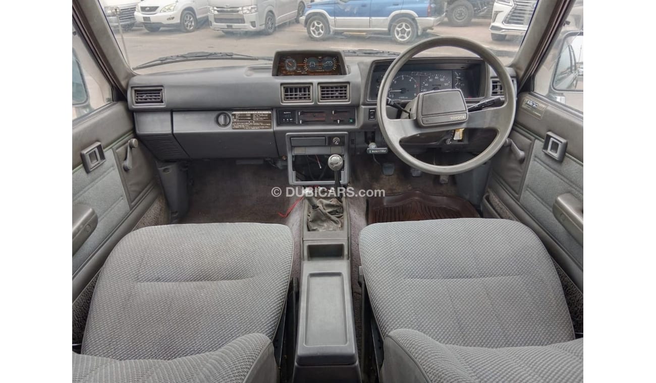 Toyota Hilux TOYOTA HILUX PICK UP RIGHT HAND DRIVE (PM1554)