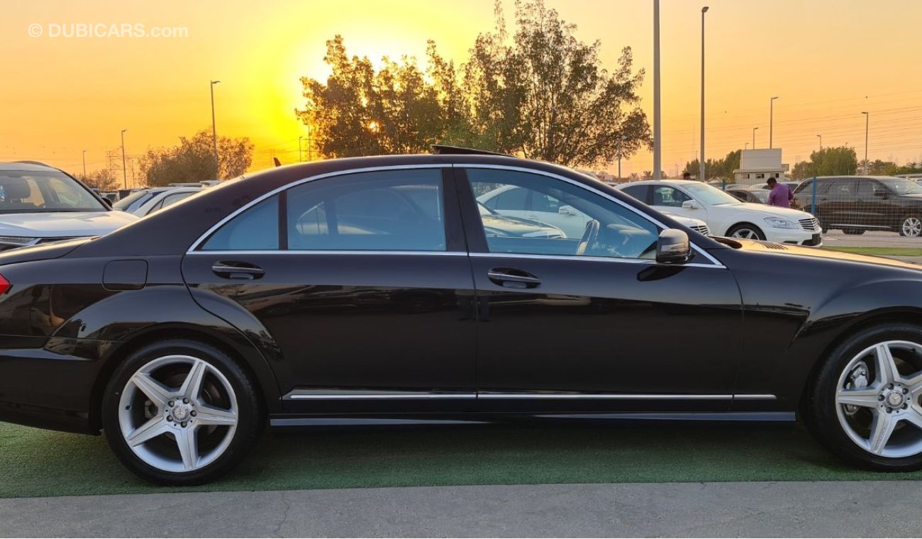 Mercedes-Benz S 550 Mercedes AMG S550 L model 2011    In agency condition, only one owner. The tensioner is customs pape