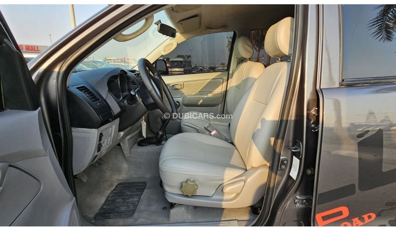 Toyota Hilux DIESEL 2KD | 2.5L ENGINE | LEFT-HAND-DRIVE | SIDE BODY STICKER | ALLOY RIMS | TINTED WINDOWS