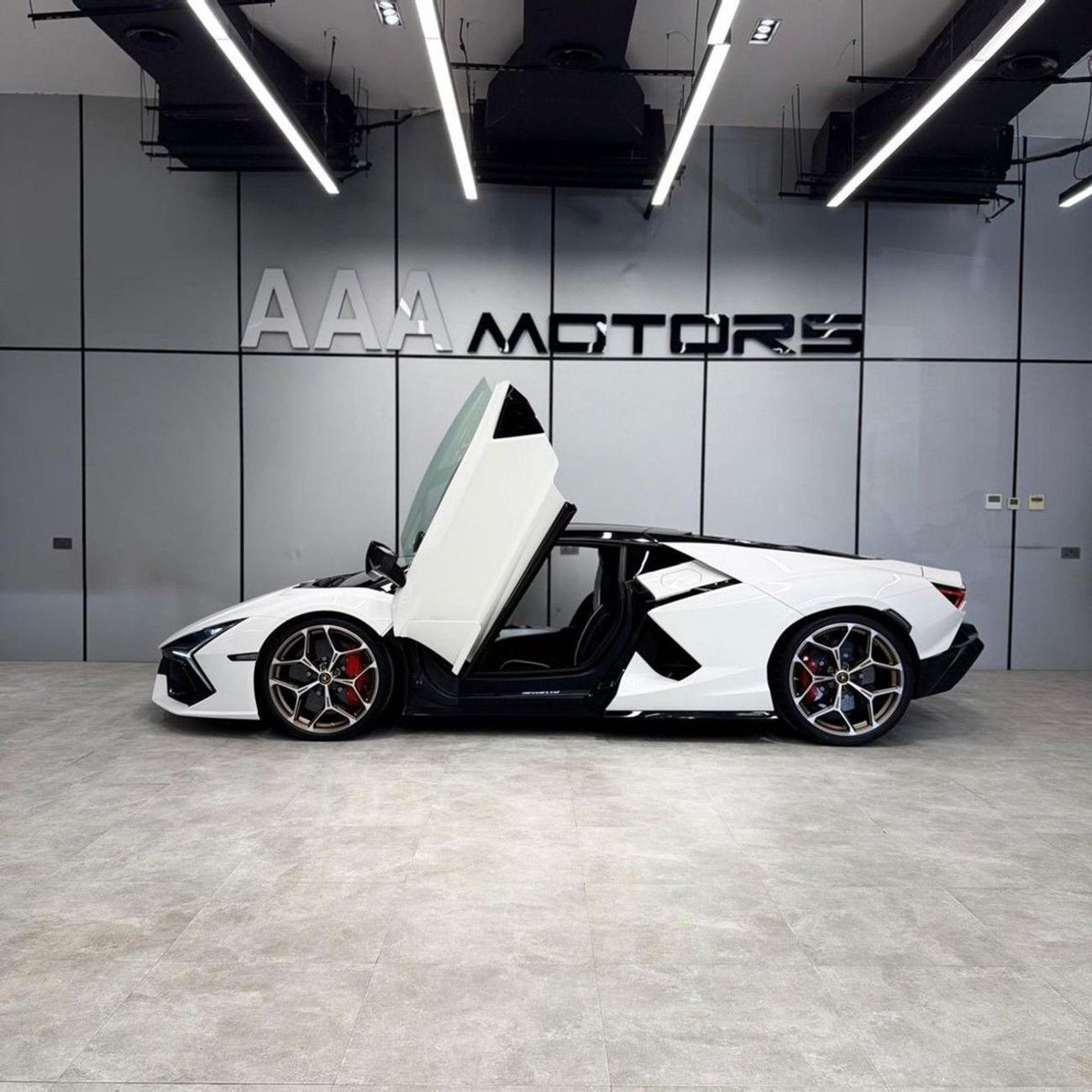 لامبورغيني ريفويلتو STD Lamborghini Revuelto 2025 مواصفات يابانية