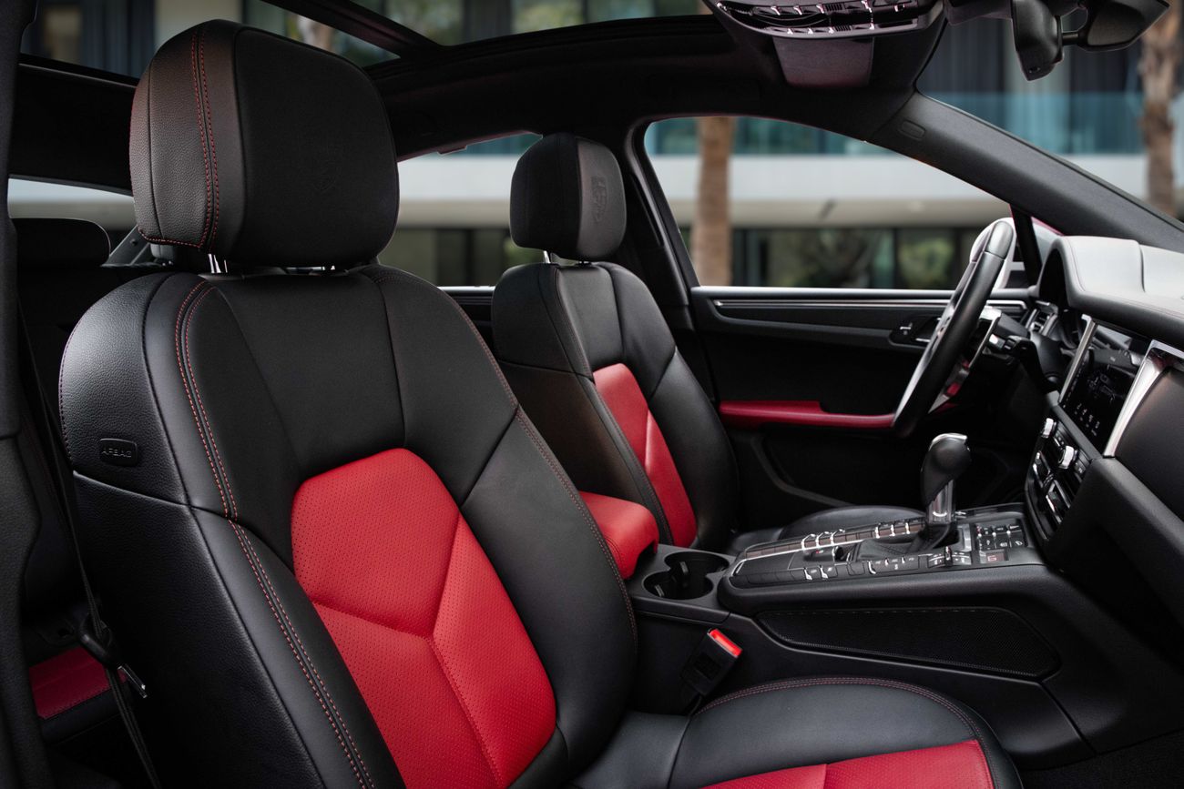 Porsche Macan 4,211 P.M | 0% Downpayment | Porsche Macan | Low Mileage!