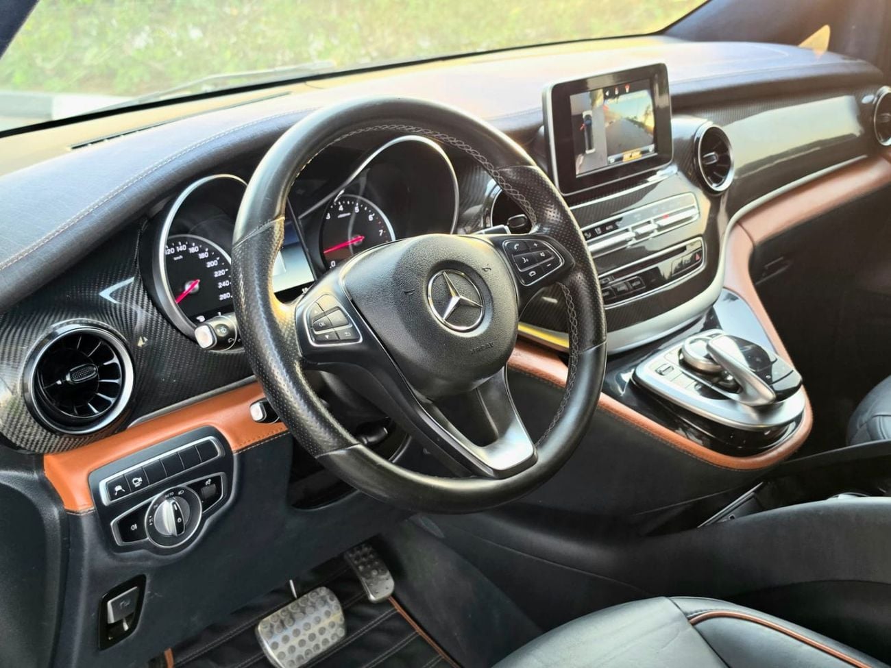 مرسيدس بنز V 250 2019 Mercedes-Benz V-Class V 250 GCC Specs