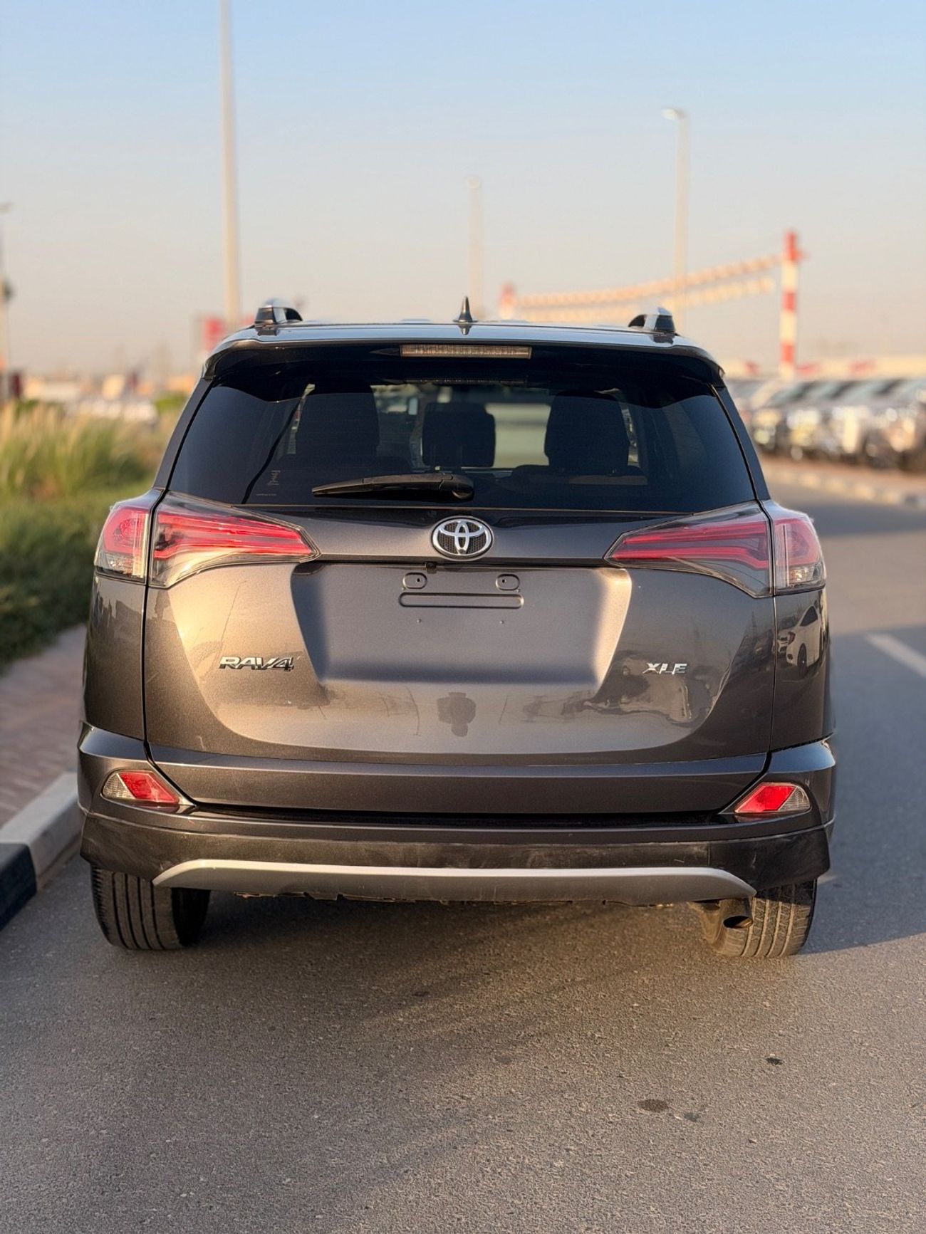 تويوتا راف ٤ XLE Full option