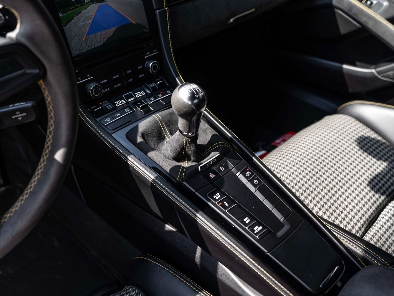 بورش كايمان 718 GT4 4.0L (420 HP) M/T
