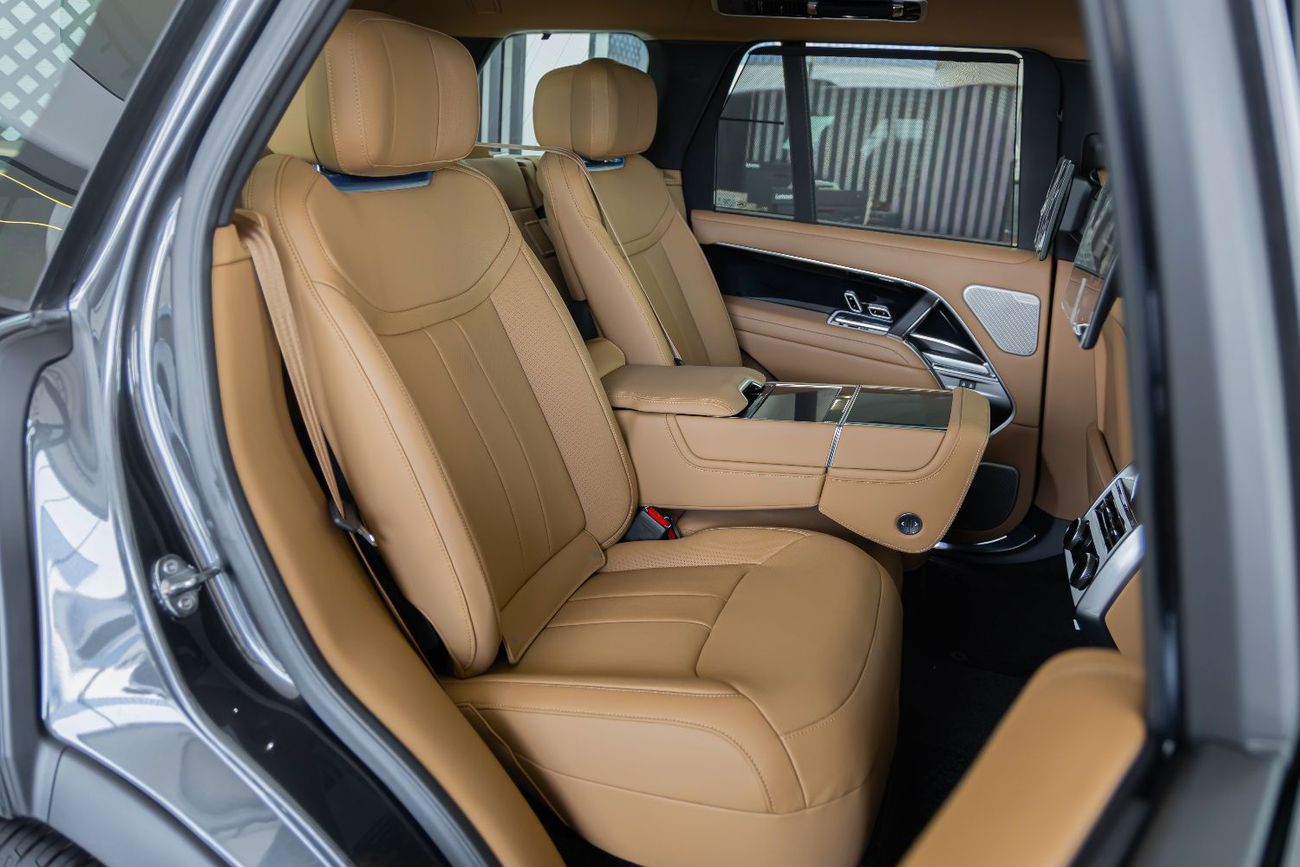 لاند روفر رينج روفر Range Rover Vogue P530 Autobiography |  | GCC Specs | V8 | Full Options | 2026 (Export)