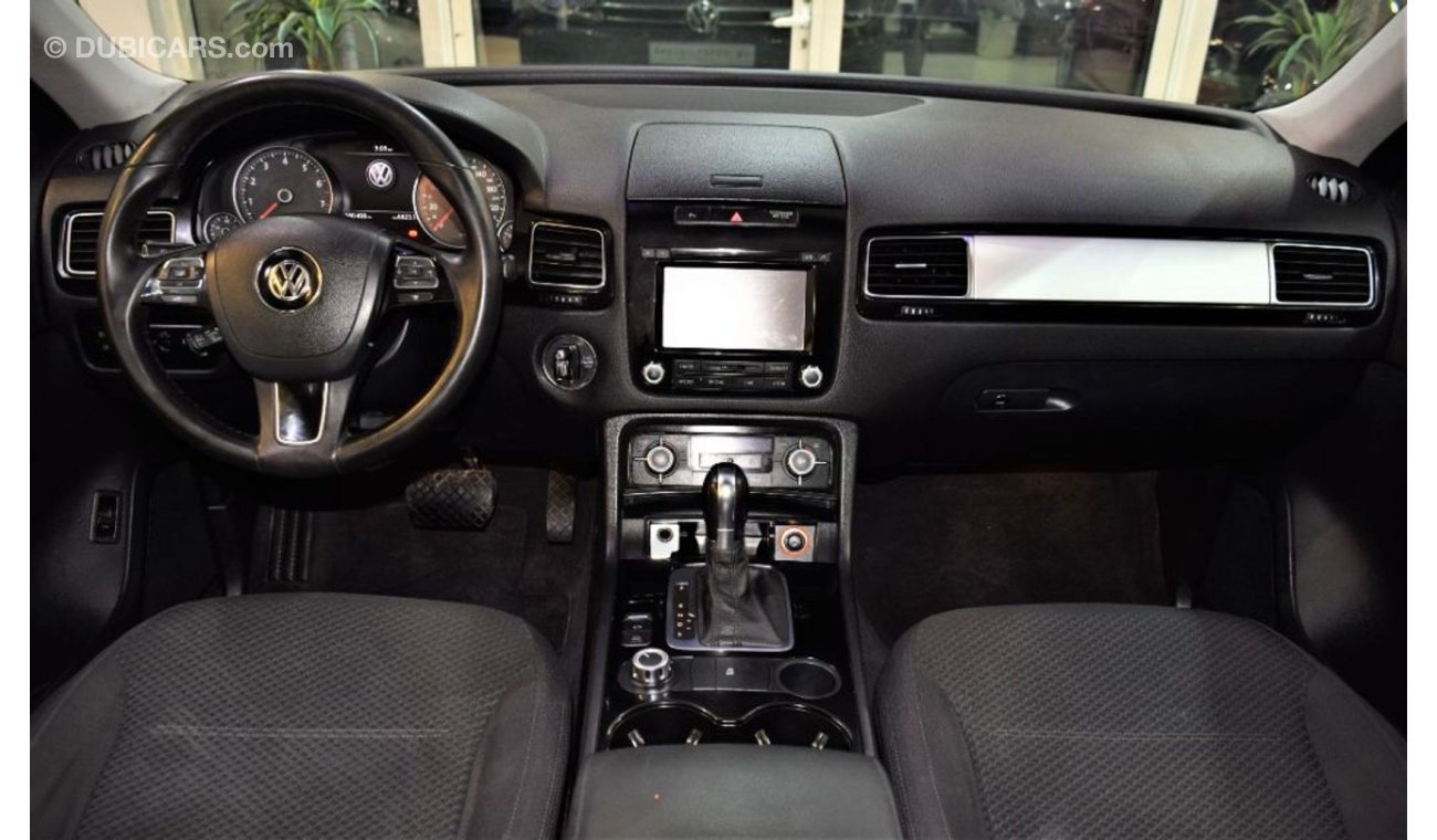 Volkswagen Touareg SUPER EXCELENT CONDITON Volkswagen Touareg 2012 Model! Grey Color! GCC Specs