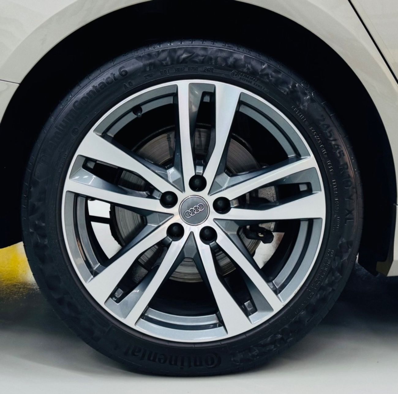 Audi A6 45 TFSI quattro  S-Line 2.0L