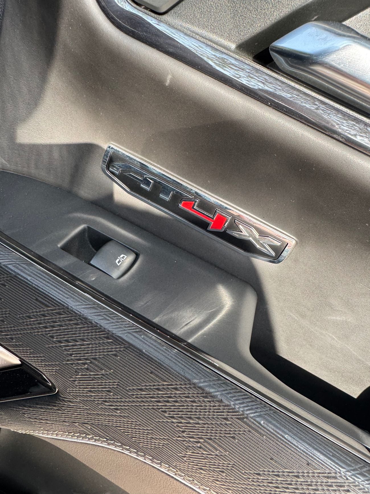 جي أم سي سييرا 6.2l V8 AT4x Crew Cab