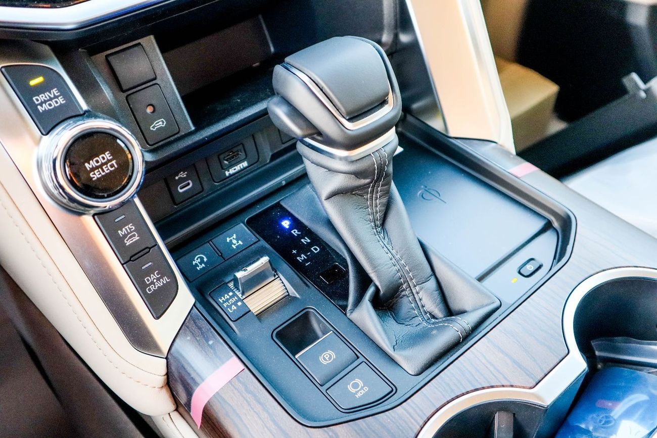 تويوتا لاند كروزر 2025 Toyota Land Cruiser GXR 3.5L (Full Option, Gray Color)