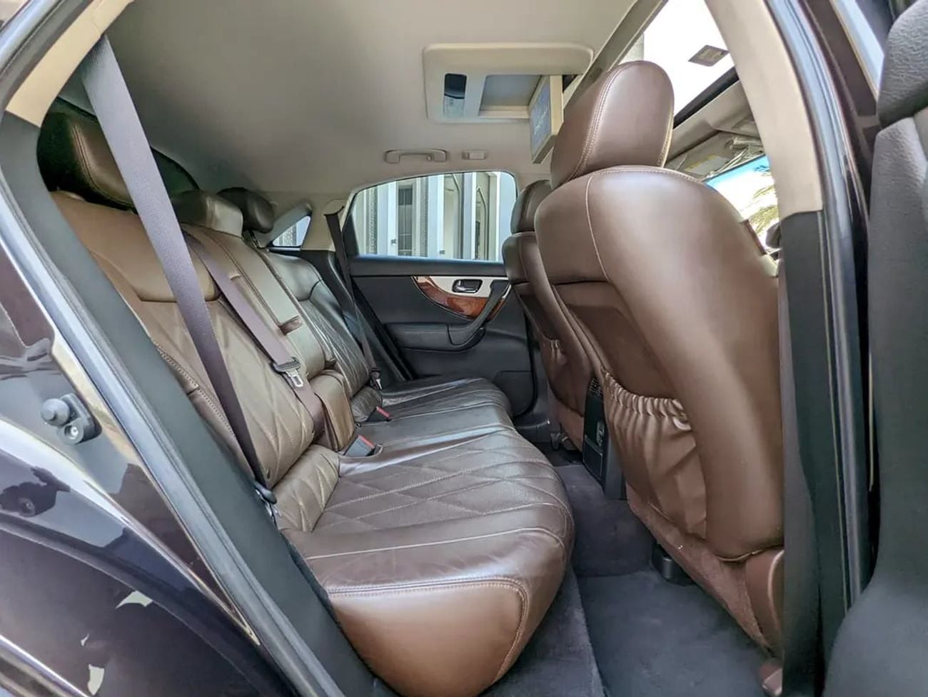 إنفينيتي QX70 LUXURY