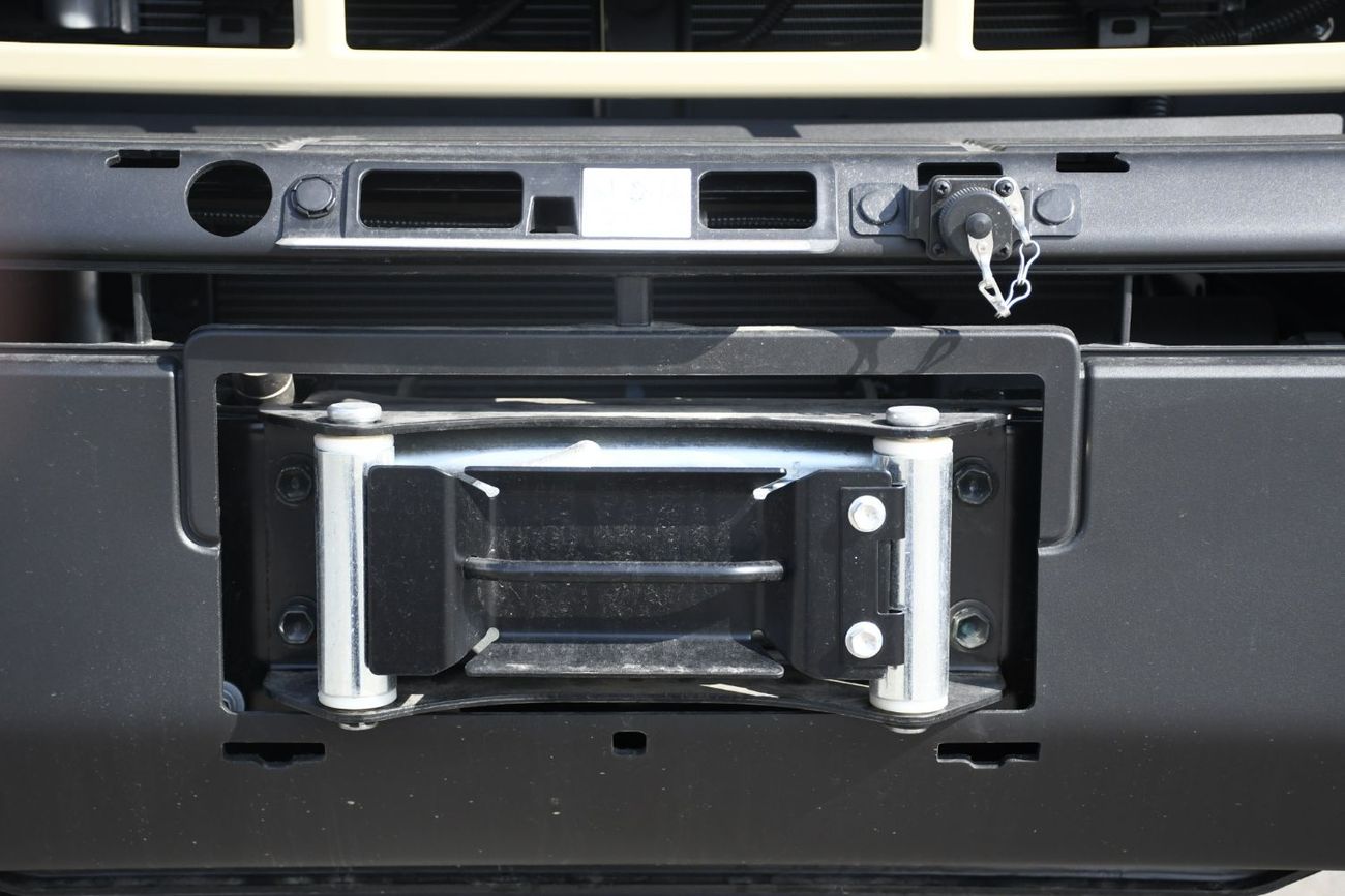 Toyota Land Cruiser Pick Up 79 series 4.0L Automatic with Diff lock