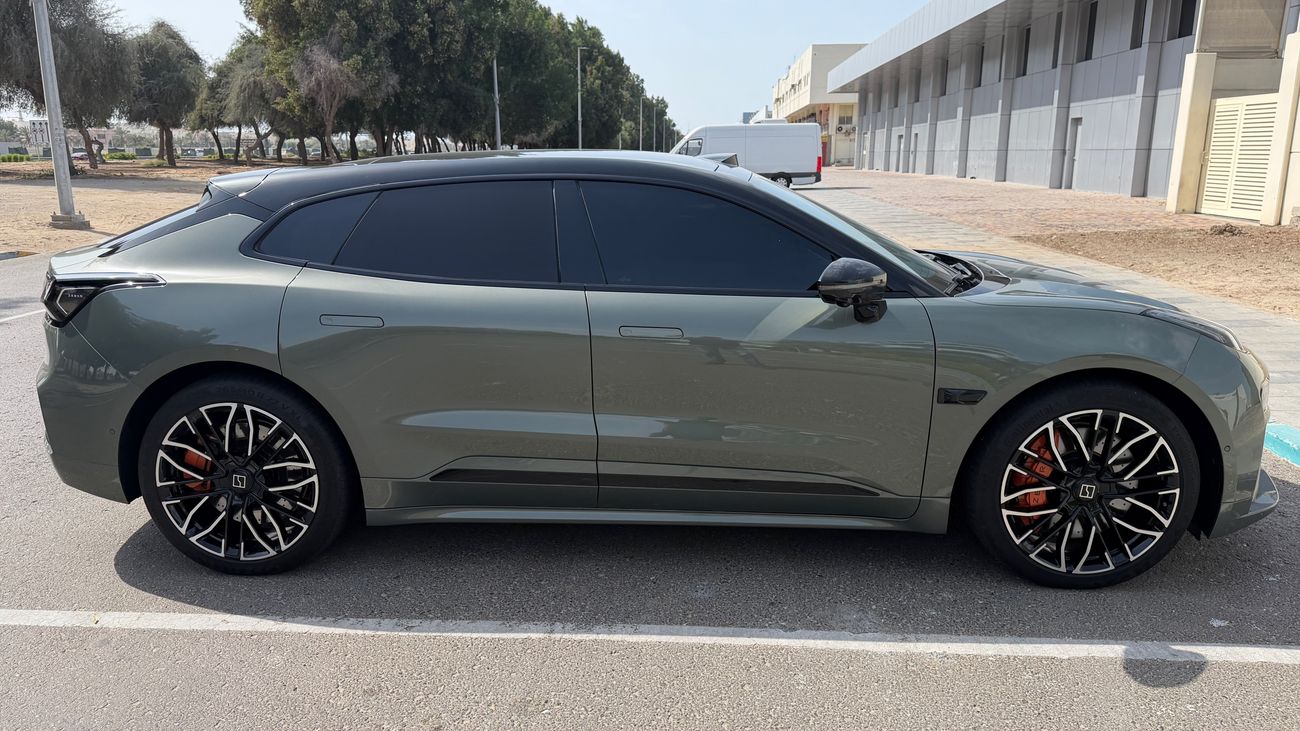 Zeekr 001 Dual Motor Green Color