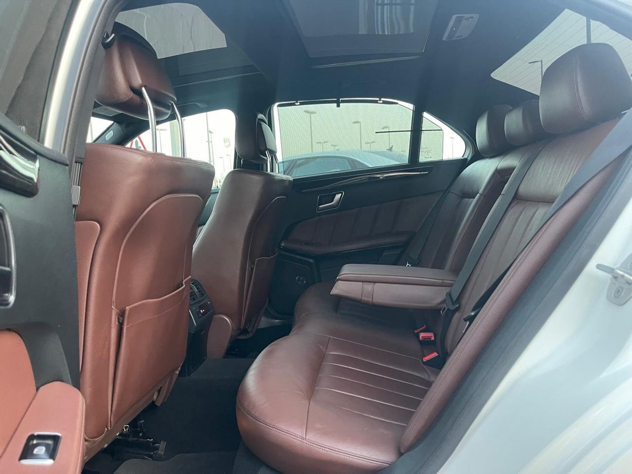 Mercedes-Benz E300 Avantgarde Mercedes E300 2015 KIT 63 _GCC_2015_Excellent Condition _Full option