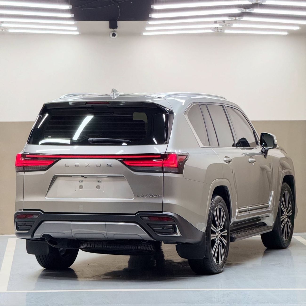 Lexus LX700h SIGNATURE (NO AUTOPARK) TITANIUM/TAN 2026