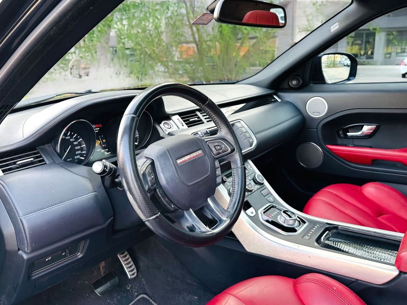 Land Rover Range Rover Evoque SE 2.0L SUV (3 Door)