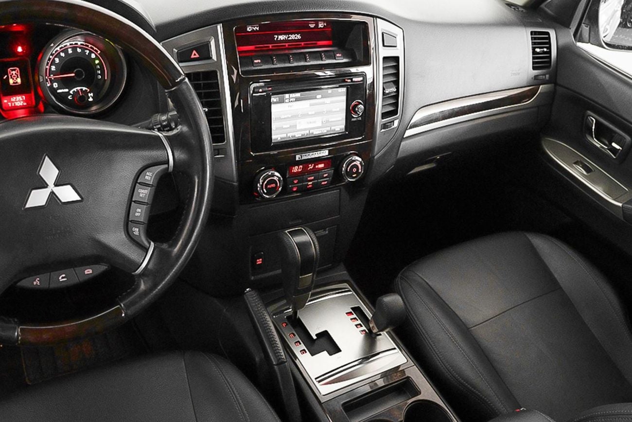 Mitsubishi Pajero GLS H/L GOLD