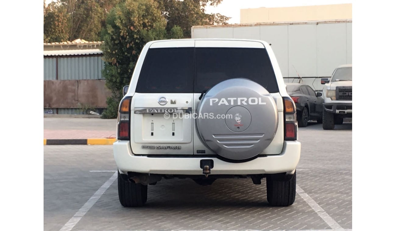 Nissan Patrol Super Safari