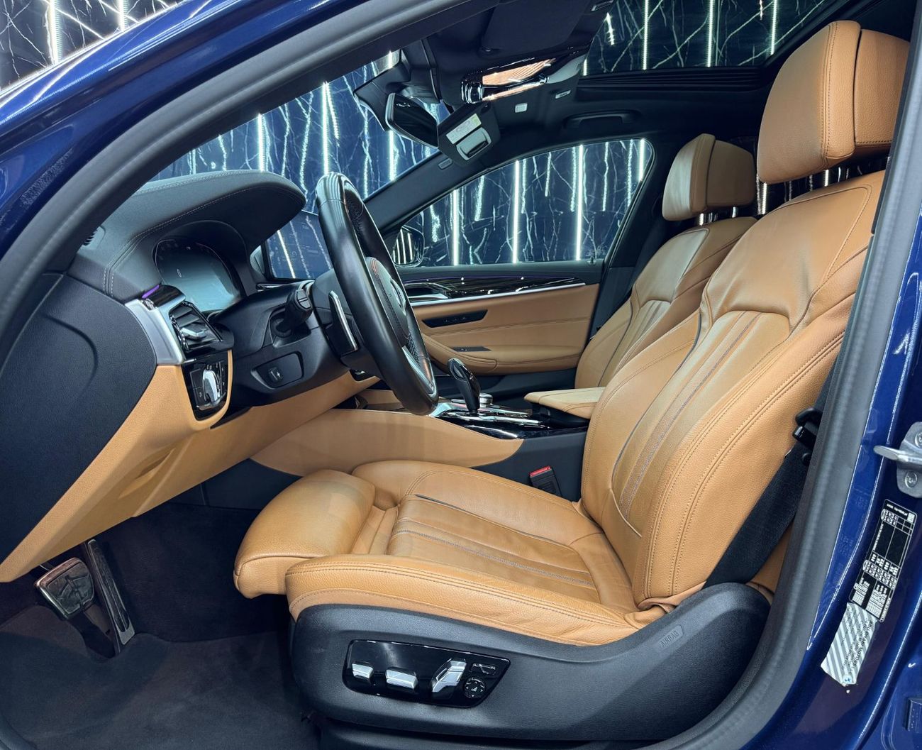 BMW 530i M Sport 2.0L 2022 BMW 530i M-Sport, 2027 BMW Warranty + Service Pack, Excellent Condition, GCC