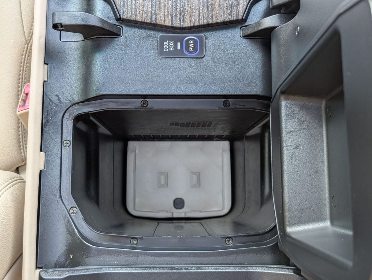 Toyota Land Cruiser Toyota Landcruiser 2015 LHD facelifted to 2025 black colour